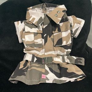 BNWOT DOGGY CAMOUFLAGE COTTON DRESS WITH MILITARY STARS, BUCKLE & POCKET…
